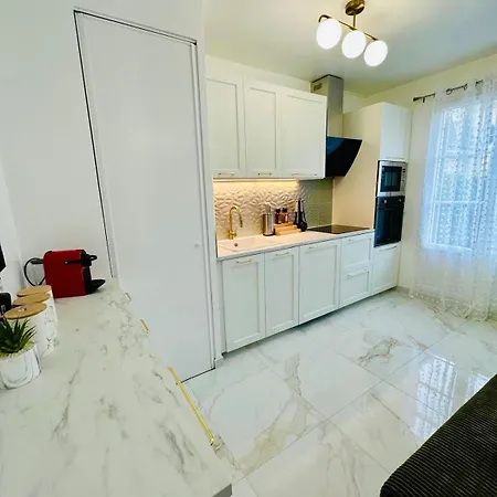 Serenity Place Апартаменты Серри